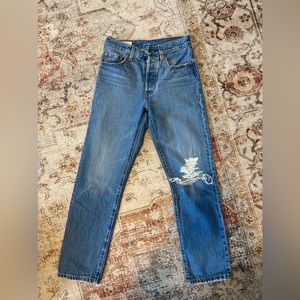Like new vintage Levi jeans size 24